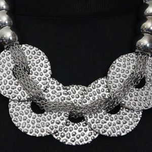 NWT Silvertone Hammered Metal Statement Necklace